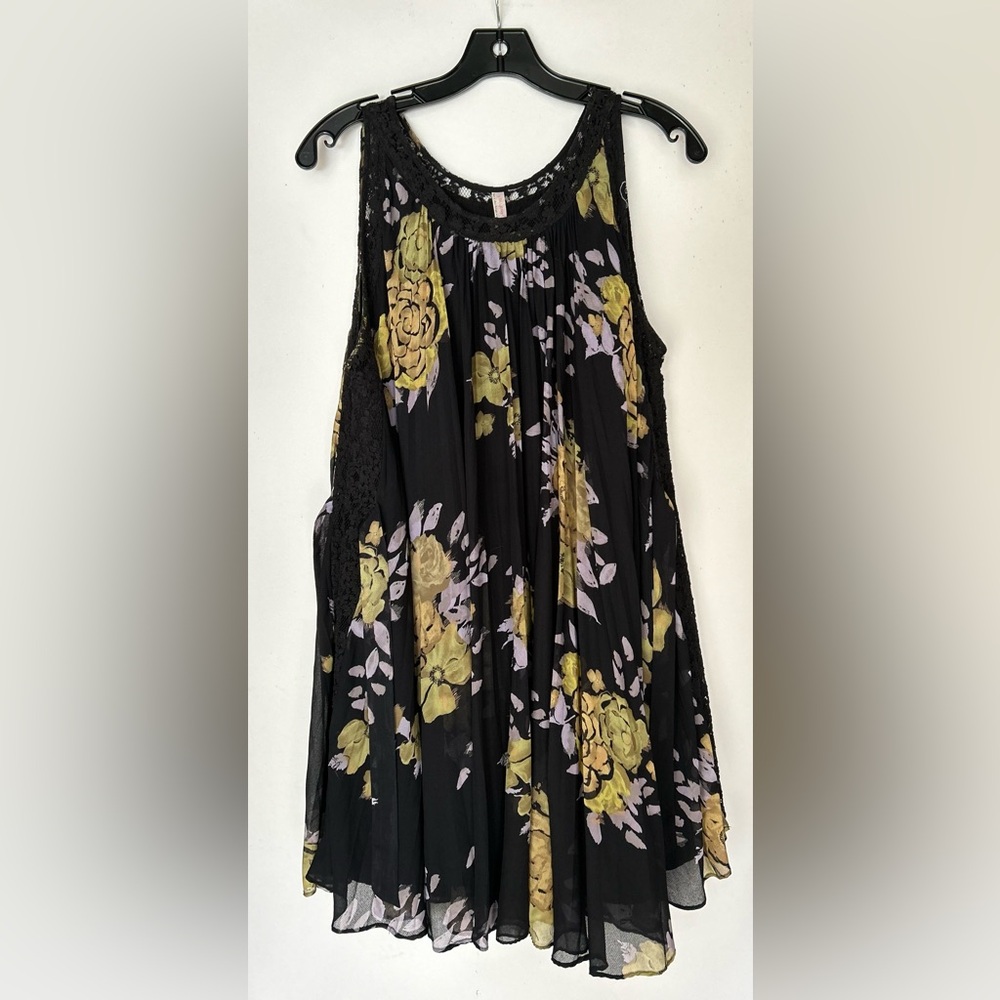Free People black sleeveless lined dress size M & 36” long